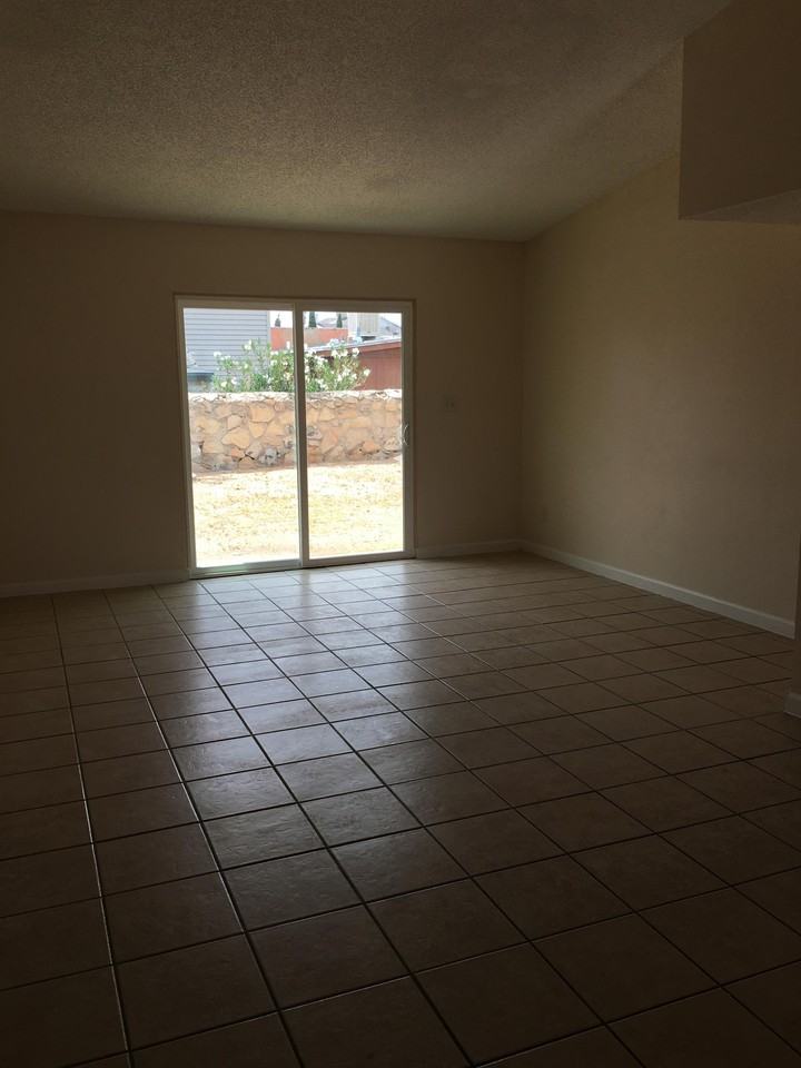 815 Silvestre Rd #1 - Photo 5 of 29