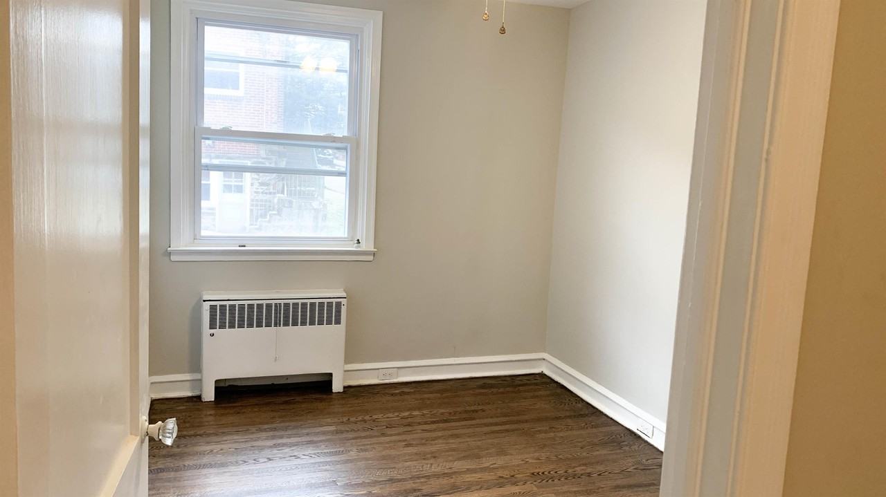 4954 Wynnefield Ave #2 - Photo 4 of 9