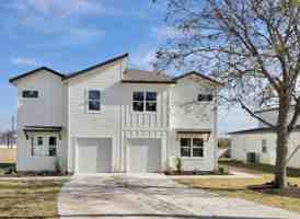 featured image of 218 E 20th St #218C