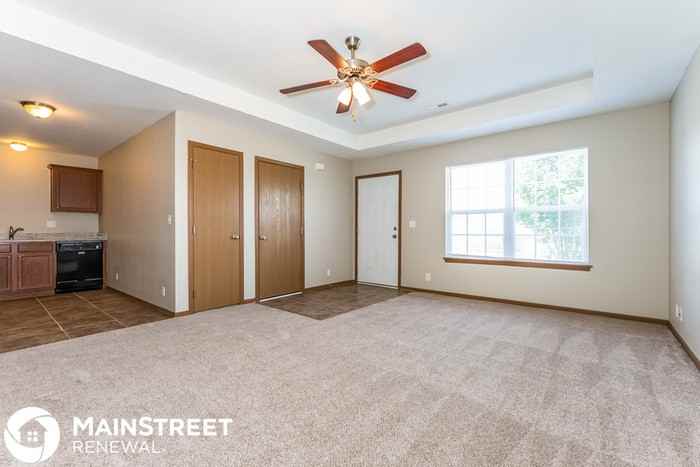 1410 Eagle Dr - Photo 3 of 15