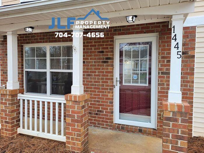 1445 Matthew Allen Cir - Photo 3 of 23