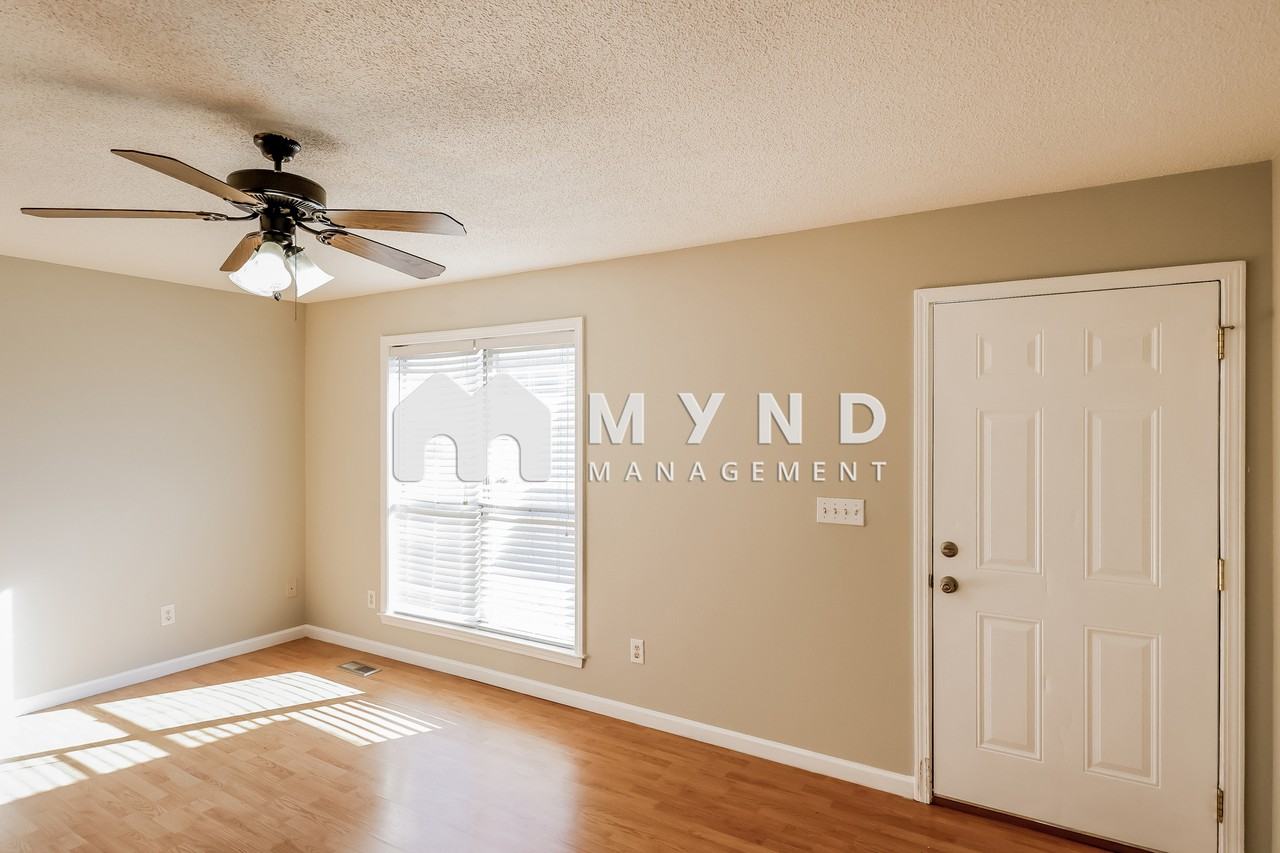 1017 Mountain Dr - Photo 2 of 17