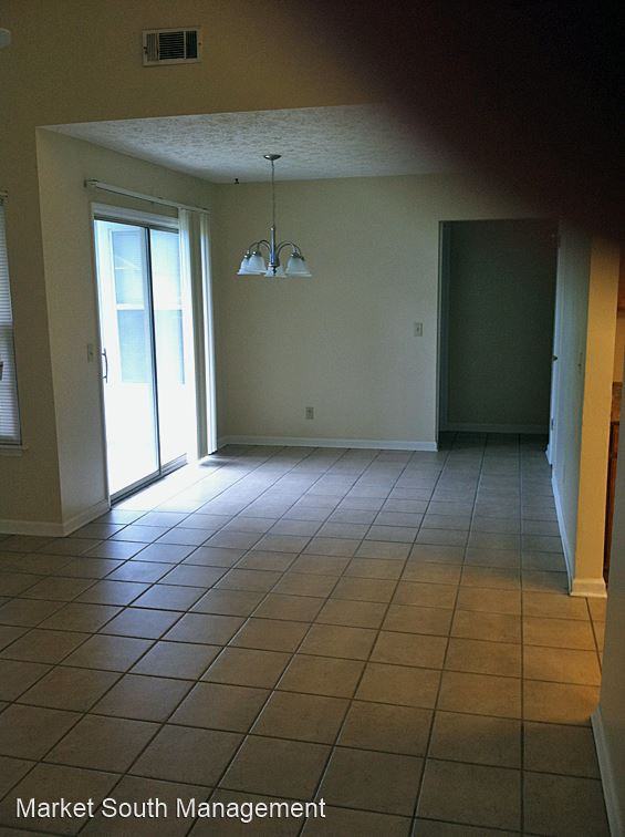 32 Quail Forest Dr - Photo 3 of 6