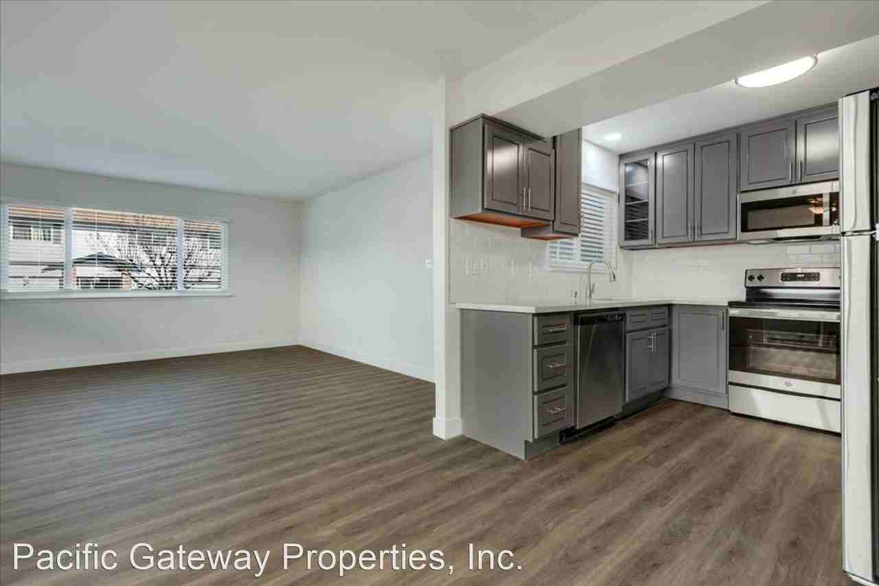 1516 Regent St - Photo 3 of 13