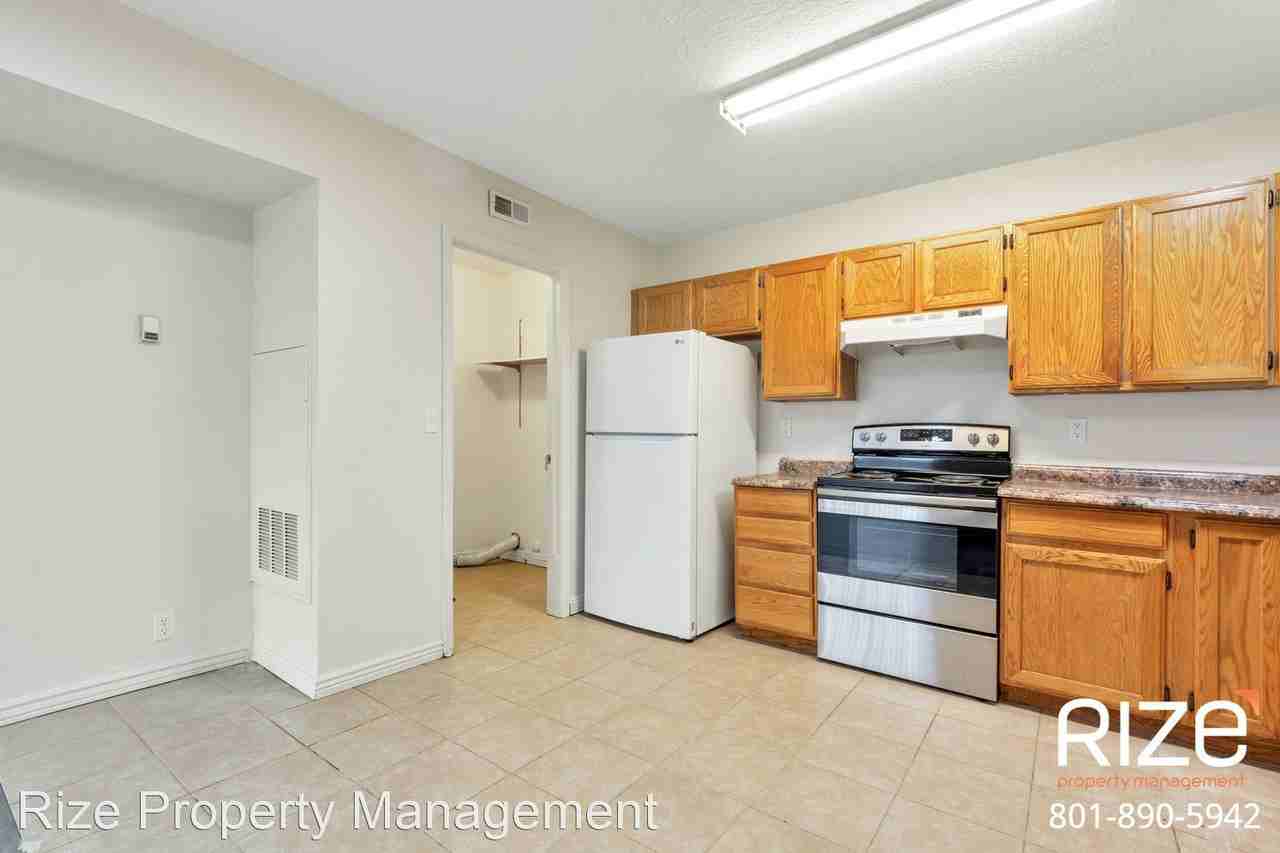 8040 W Copperfield Pl #11