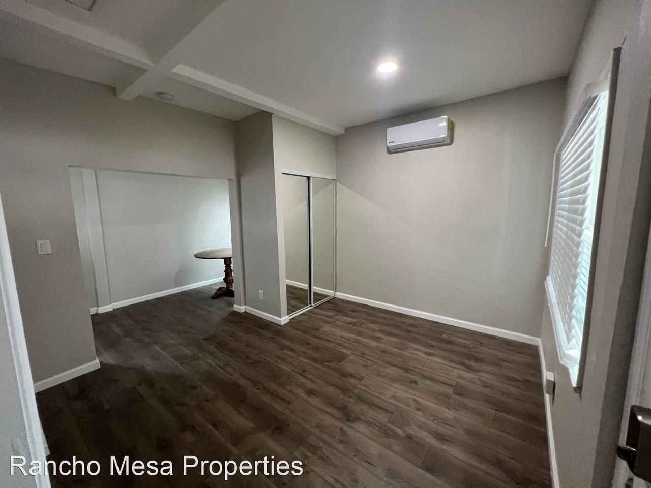 5 1/2 Hensley St - Photo 3 of 7