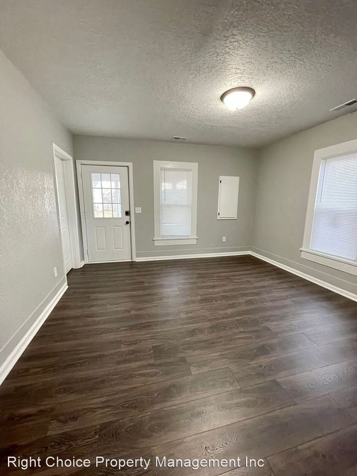 808 Reyburn St - Photo 3 of 10