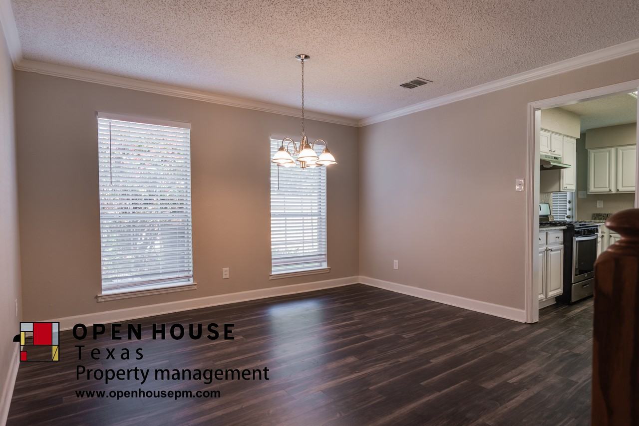 7300 Big Bend Ct - Photo 2 of 11