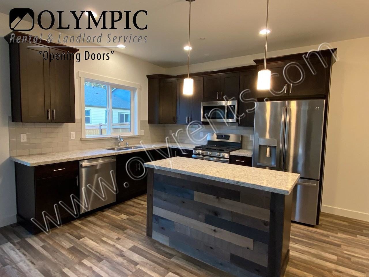 1802 Teresa St Se - Photo 2 of 12