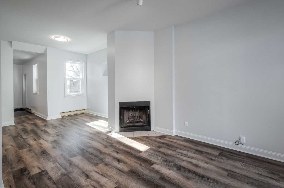 39 Riverdale Ave - Photo 3 of 23