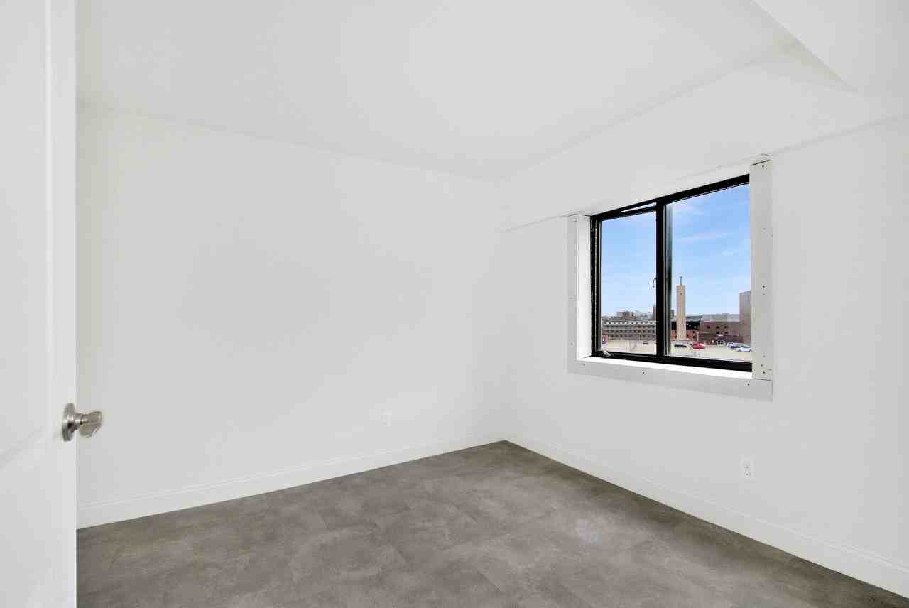 Cathedral Tower Apartments - Photo 5 of 20