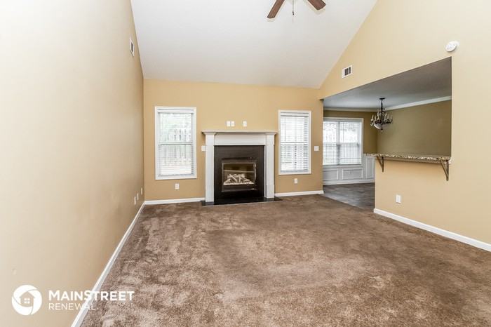 40 Michael Ryan Dr - Photo 2 of 15