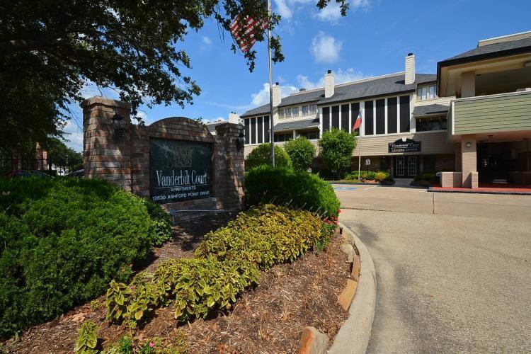 Vanderbilt Court Apartments - Photo 2 of 23