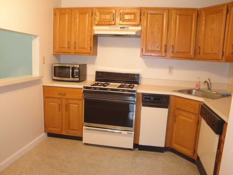 116 Irving Pl - Photo 3 of 14