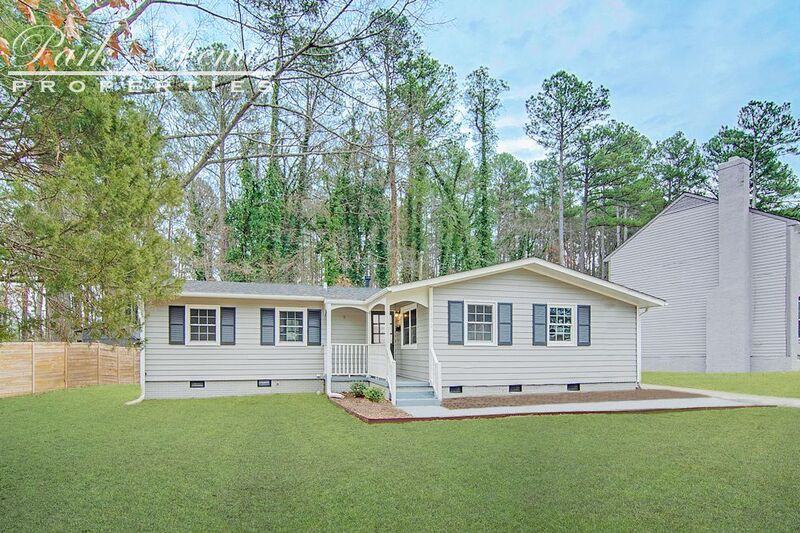 1100 Chatham Ln - Photo 2 of 25