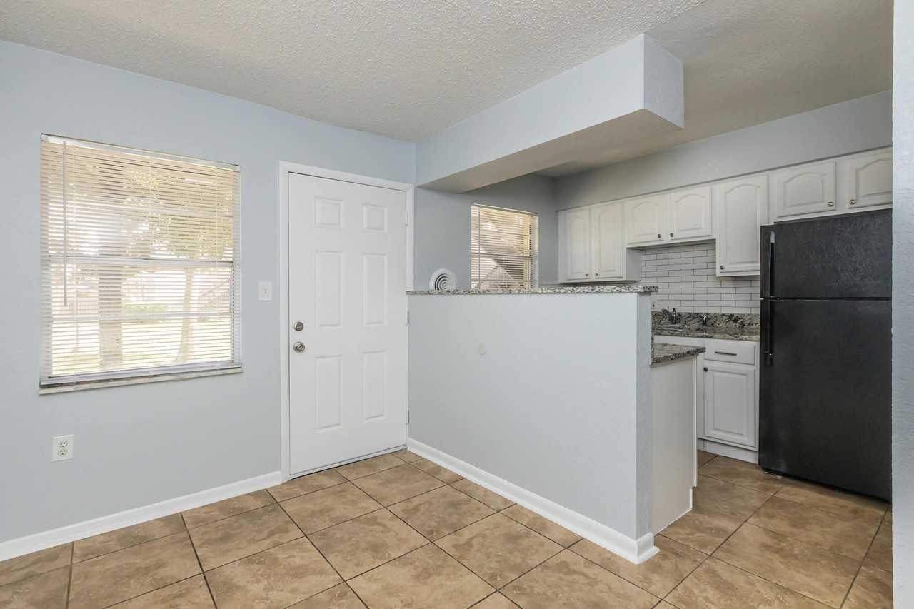 Colony East - Photo 3 of 95