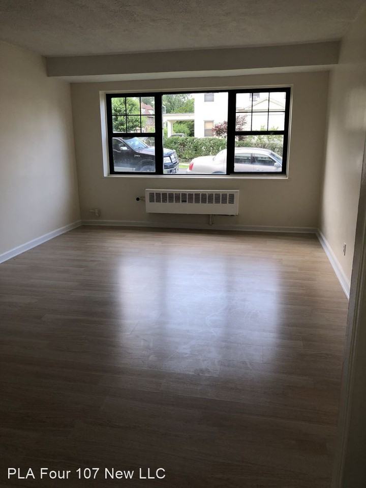 NEWLY RENOVATED STUDIO APARTMENT - Photo 2 of 7