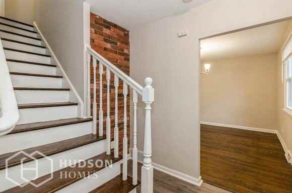 402 Taft Pl - Photo 2 of 19