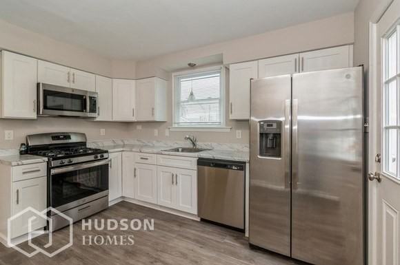 402 Taft Pl - Photo 3 of 19