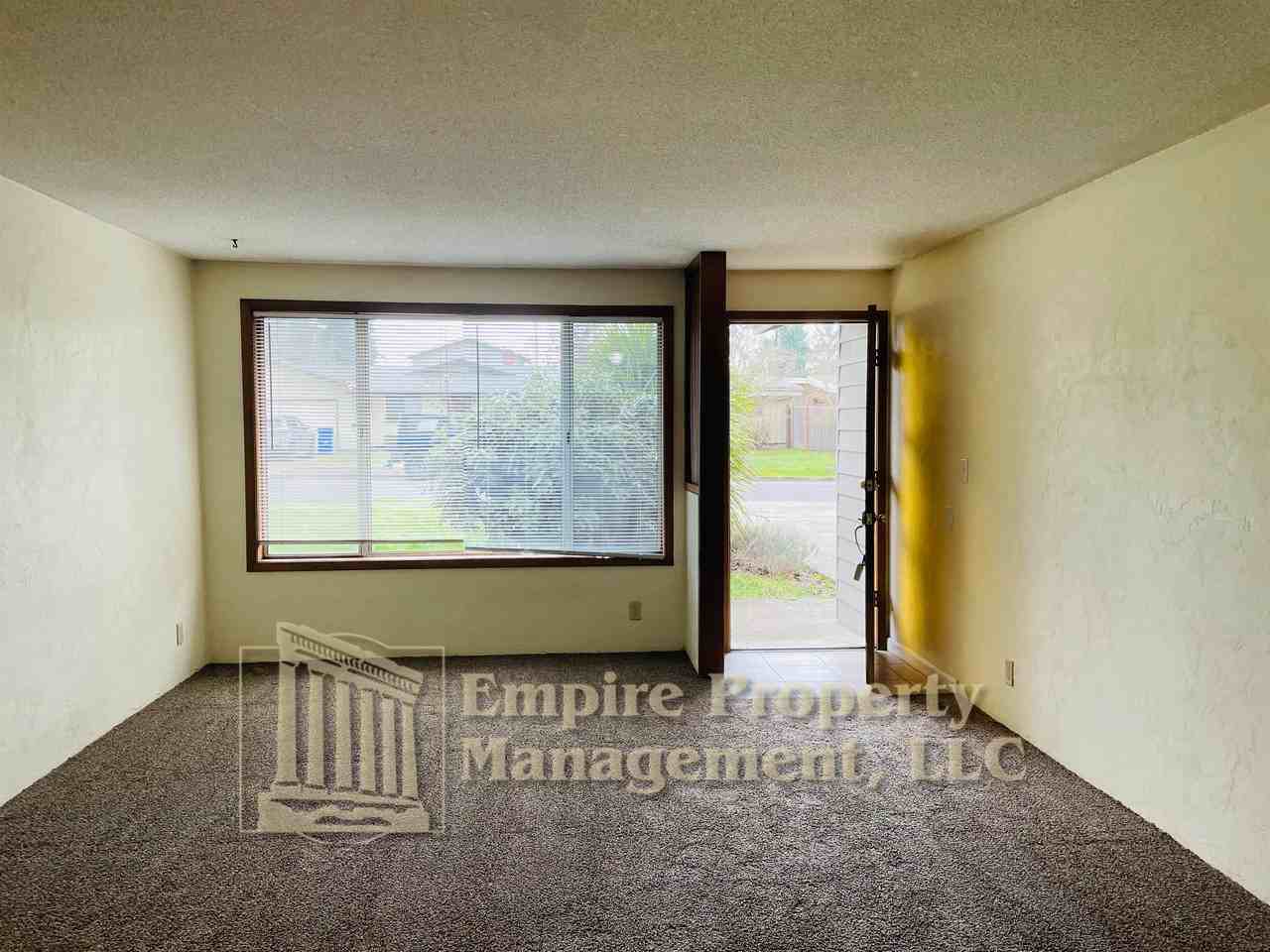 3485 Western Dr - Photo 4 of 10
