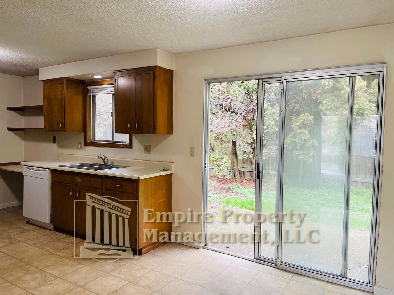 3485 Western Dr - Photo 5 of 10