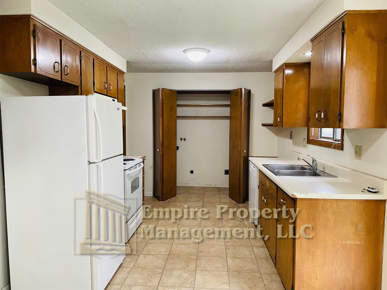 3485 Western Dr - Photo 6 of 10