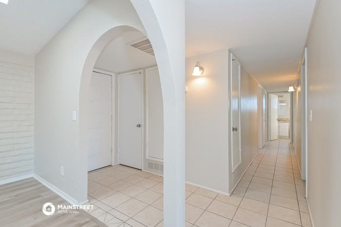 8467 E Shasta Dr - Photo 3 of 16