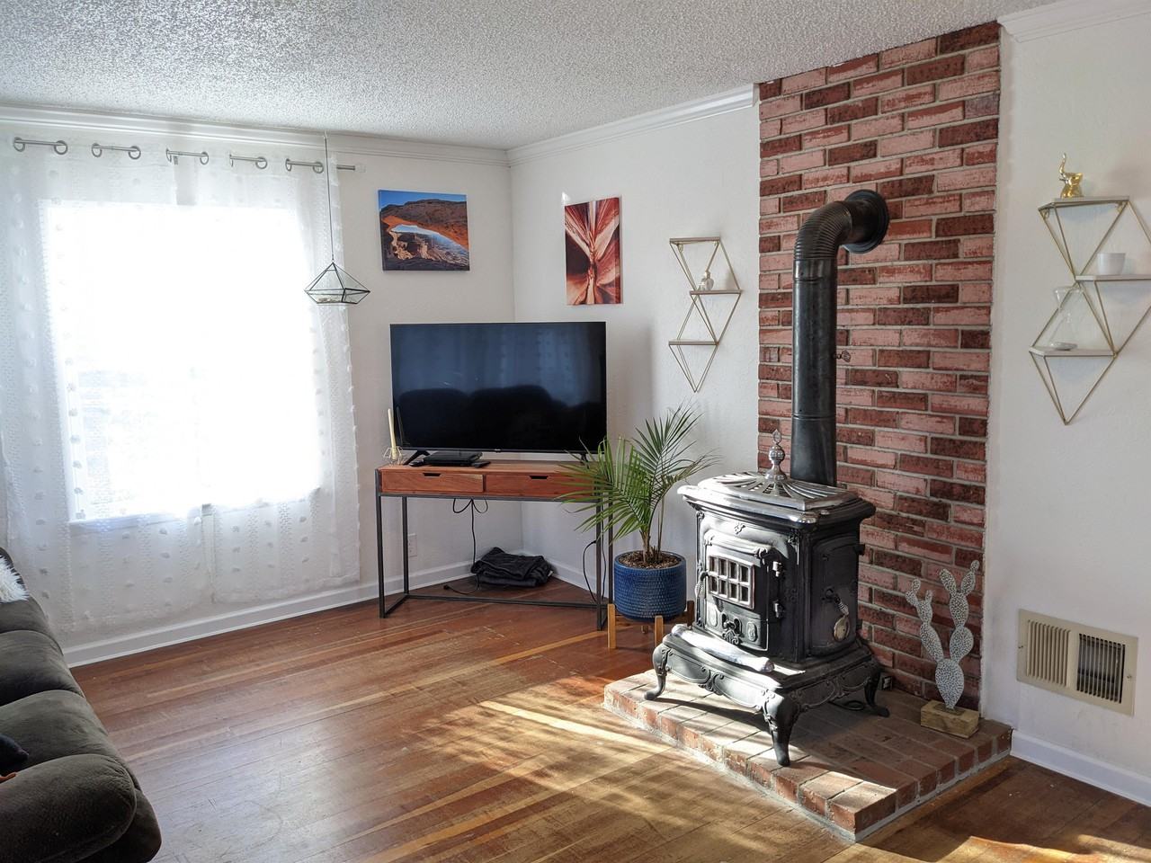 110 6th St #1 - Photo 5 of 27