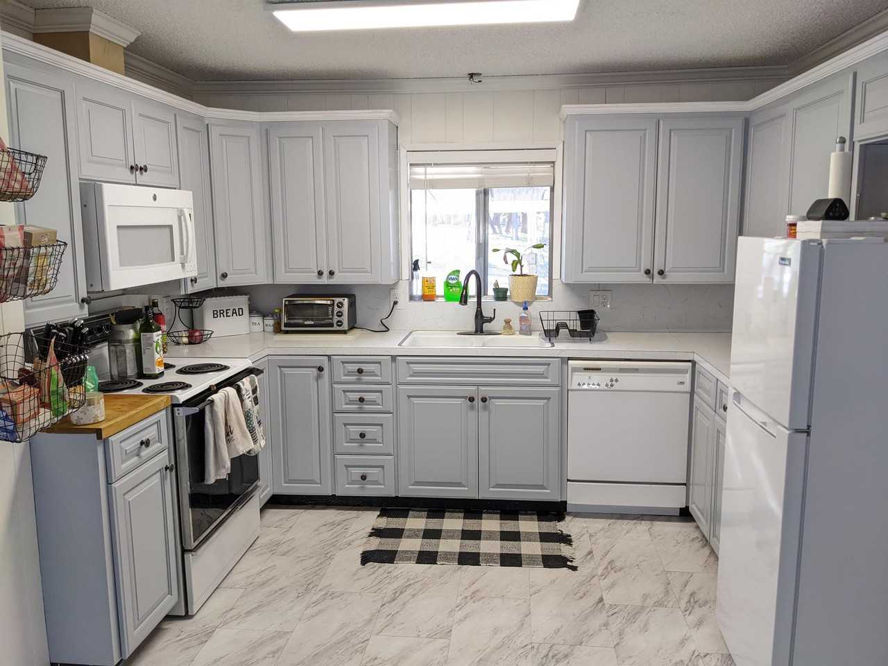 110 6th St #1 - Photo 6 of 27