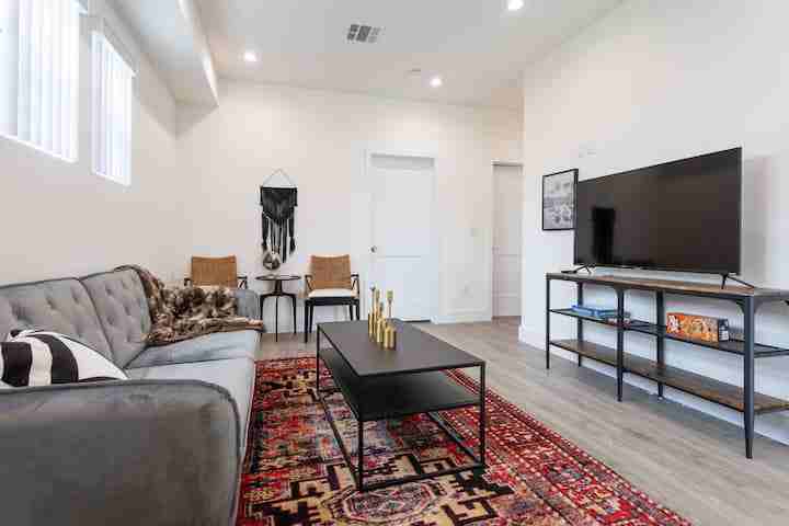 4557 Pickford Street - 4559 1/2 #4559-1-2 - Photo 7 of 16
