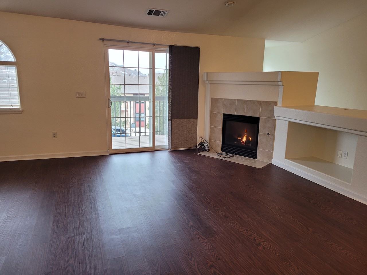 711 Canyon Dr - Photo 2 of 12