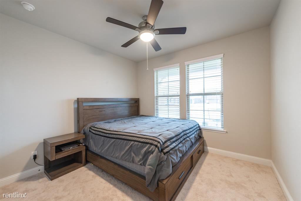 1718 Pepper Grove Ln - Photo 2 of 9