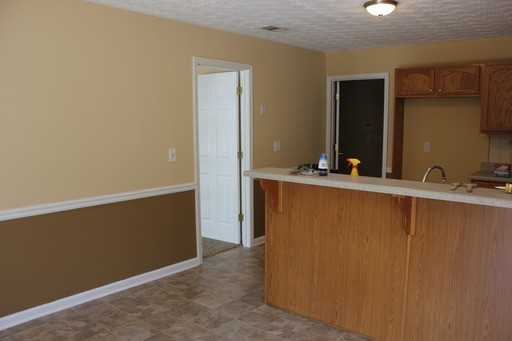 105 Hugh Dr - Photo 3 of 8