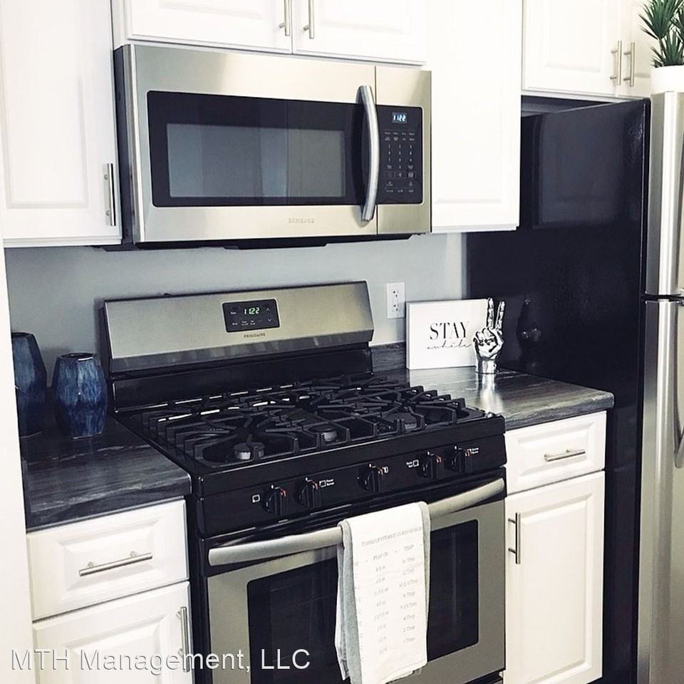 4250 Hill Rd - Photo 3 of 15