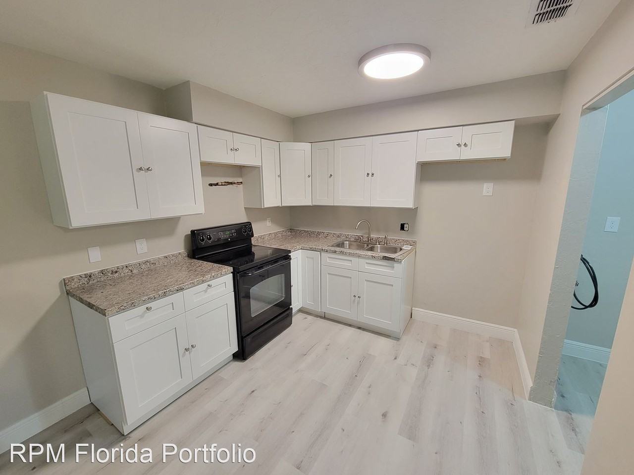 2095 NW 43rd St - Photo 3 of 11