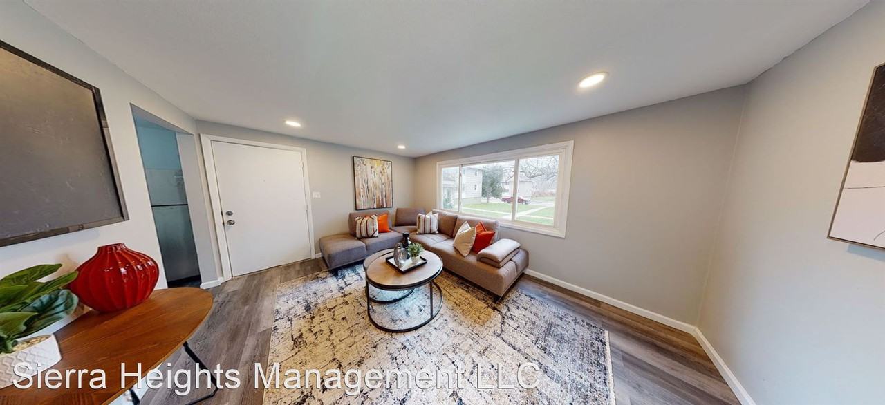 232 Seneca Drive 1E - Photo 2 of 12