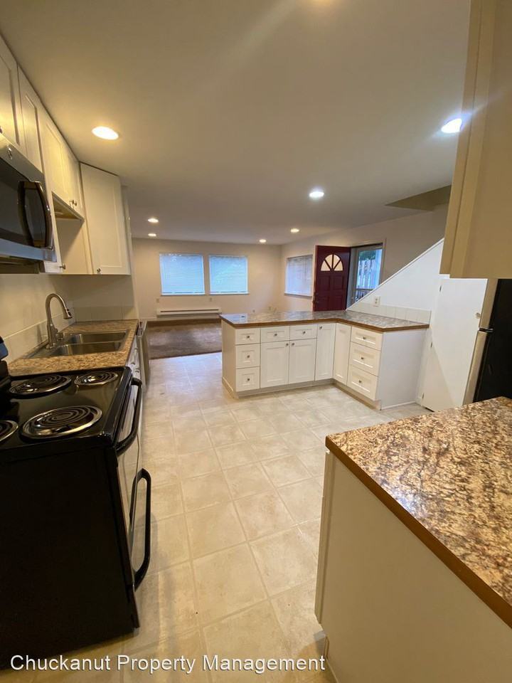 2475 Yew Street Rd #A - Photo 2 of 12