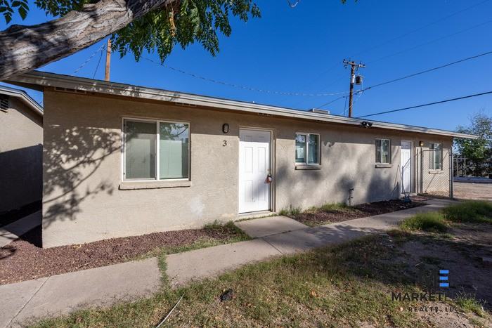 5615 S 5th St #3 - Photo 3 of 12