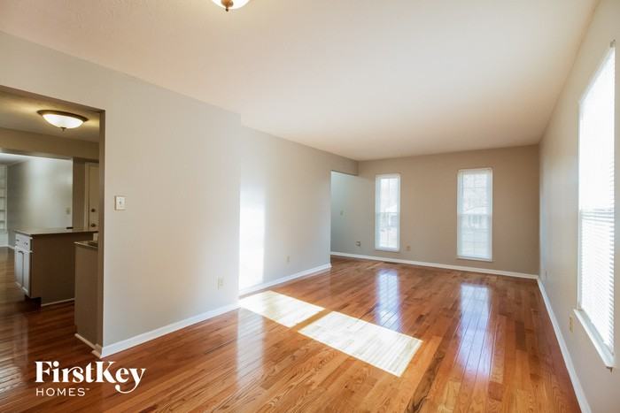 4033 Timber Creek Dr - Photo 3 of 15