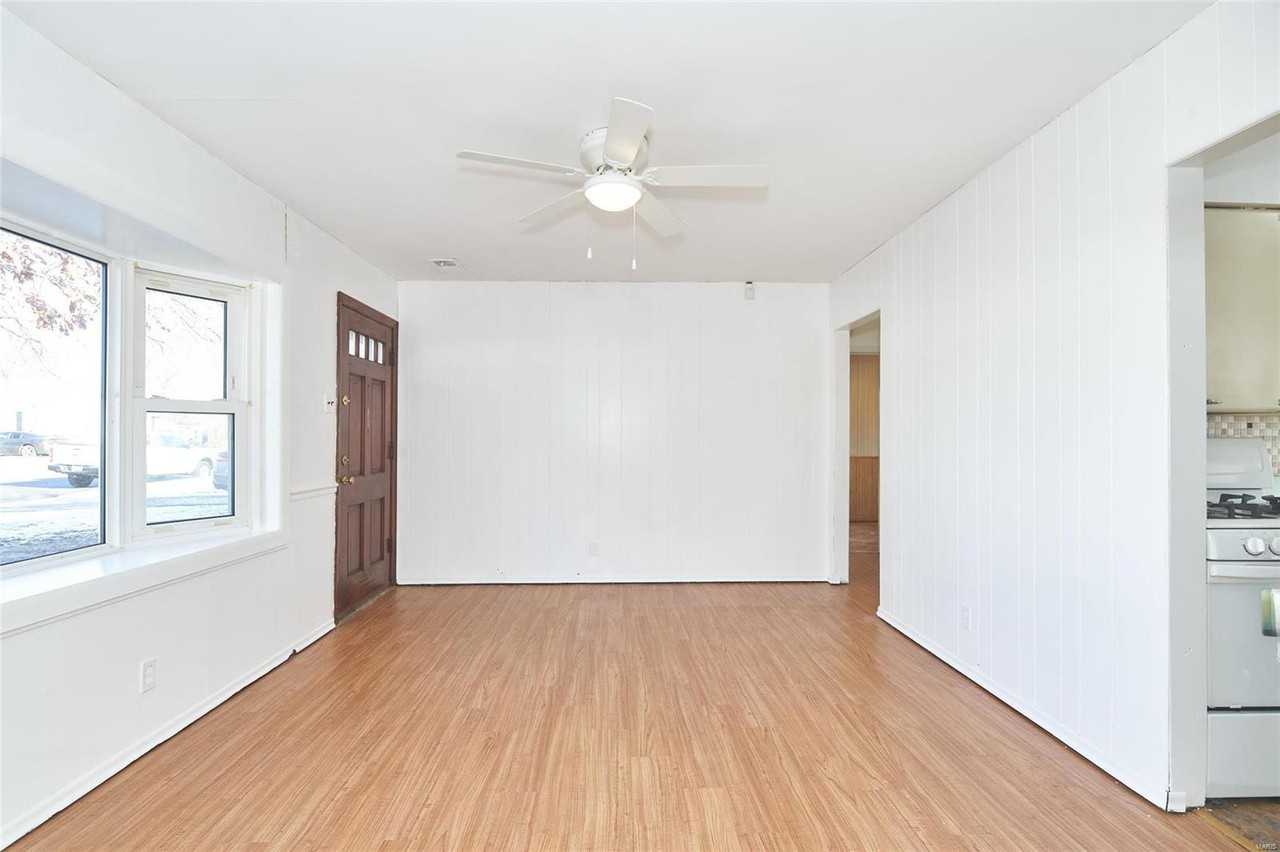 4318 Saint Regina Ln - Photo 2 of 23