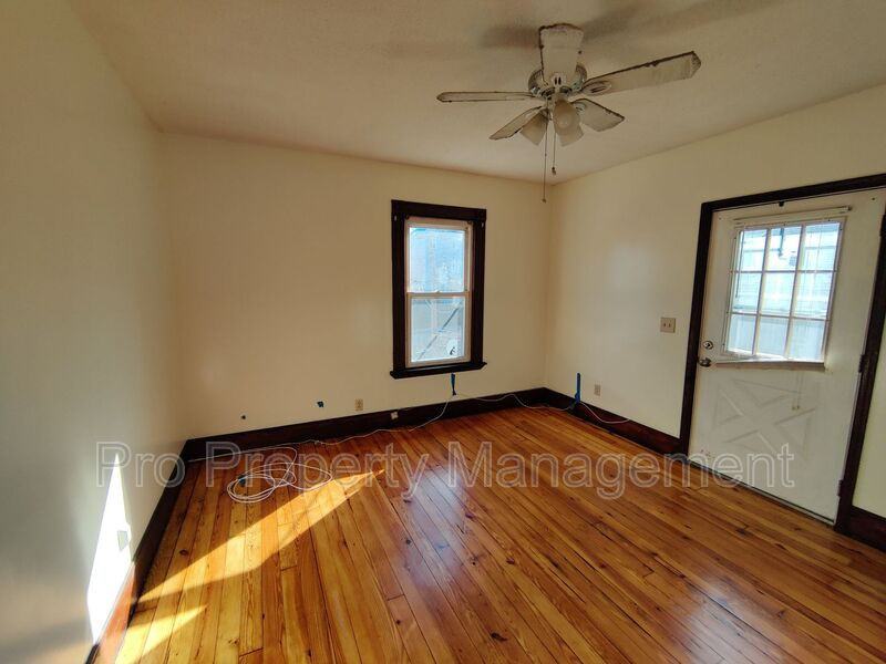 107 Tremont St #2ndFL - Photo 5 of 10