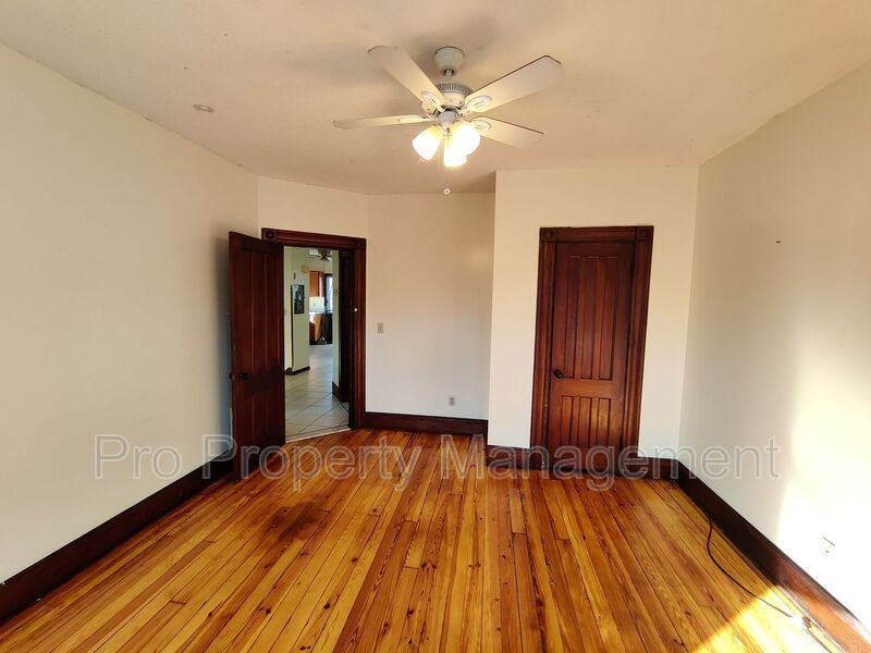 107 Tremont St #2ndFL - Photo 7 of 10