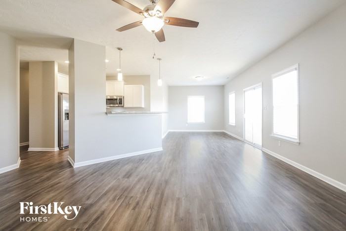 219 Saint Andrews Ave - Photo 2 of 15