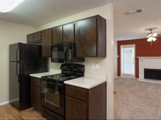 398 E Southwest Pkwy A7 - Photo 2 of 11