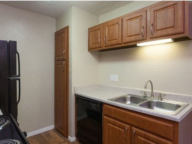 398 E Southwest Pkwy A7 - Photo 3 of 11