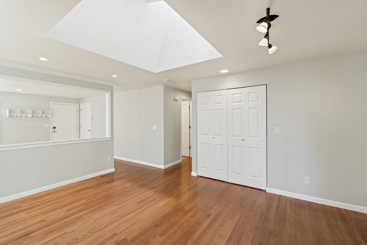 10538 Ne 141st St #1 - Photo 5 of 21