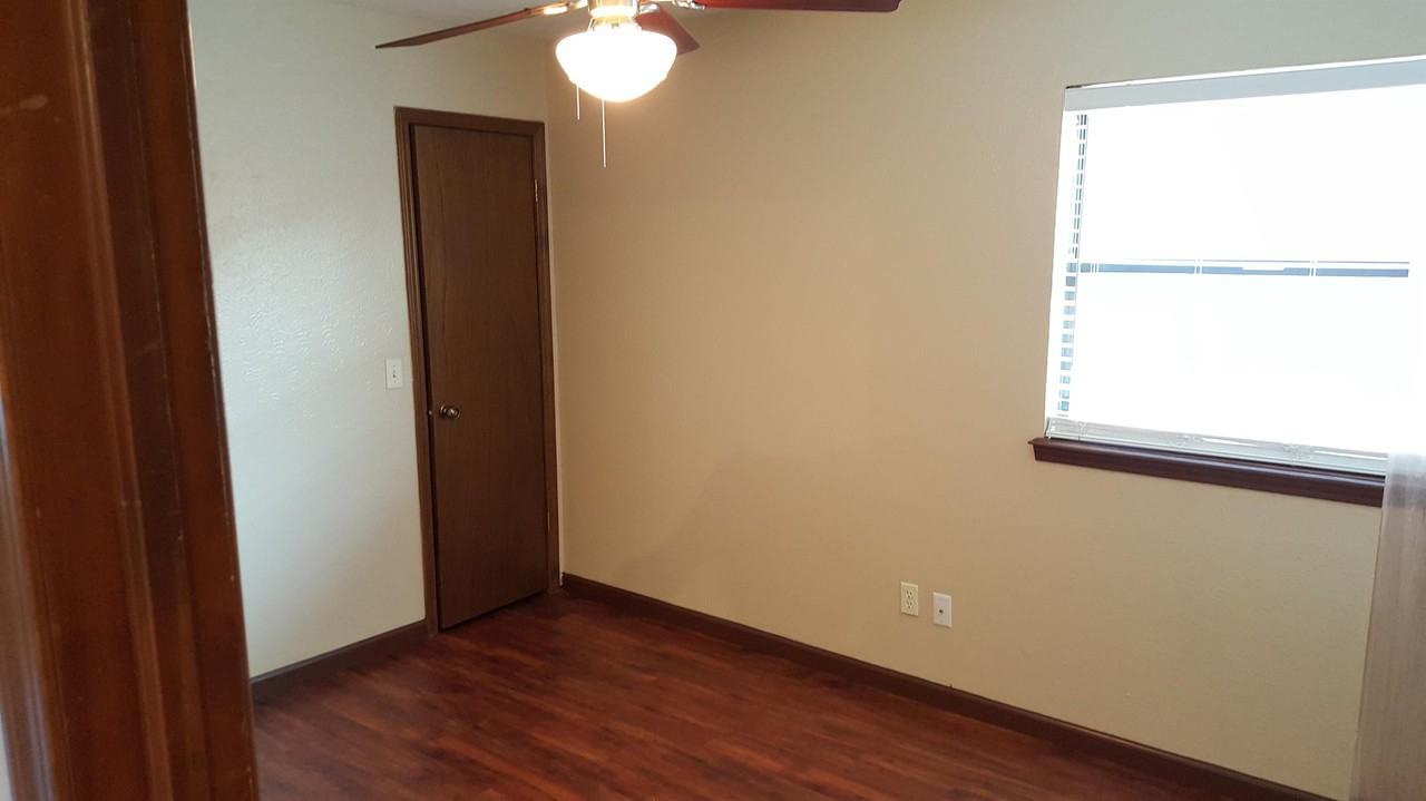 217 Barrett Pl #1 - Photo 4 of 10