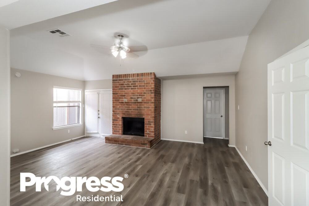 1505 Lantana Dr - Photo 3 of 16