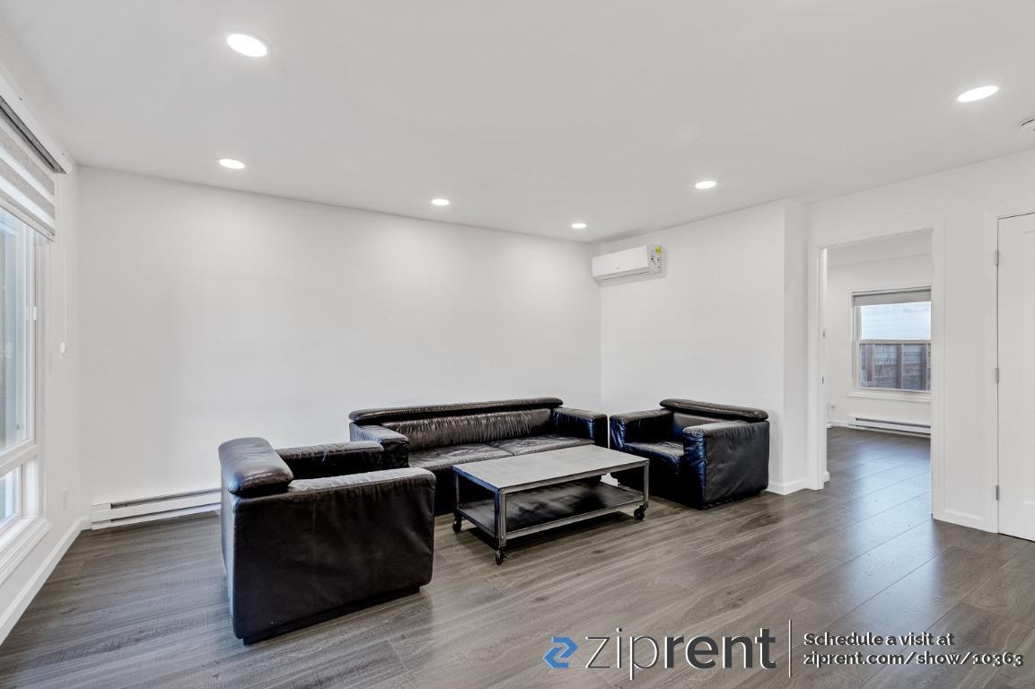 2619 Ortega St - Photo 2 of 14