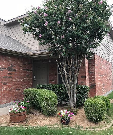 832 Santa Rosa Dr - Photo 2 of 11